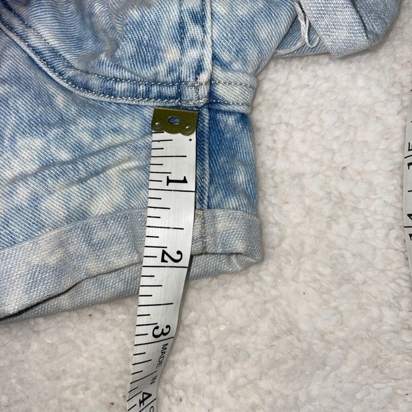 Levi's Orange Tab Reissue Light Blue Acid Wash Denim Jean Shorts Women's 29 EUC - Picture 6 of 11